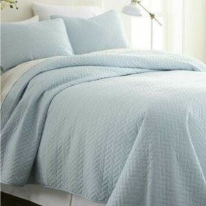 Home Collection Premium Ultra Soft Herring Pattern Quilted Coverlet Twin/Twin XL